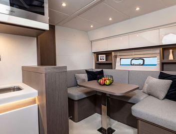 Beneteau Gran Turismo 45, Interior