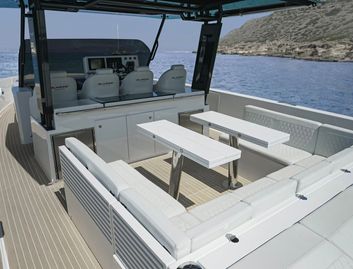 De Antonio D42 Open , Deck Area