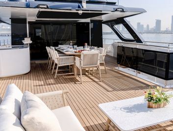 Gulf Craft Majesty 100 Terrace , Fly Deck/Sportdeck