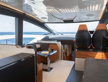 Astondoa 677 Coupé, Interior