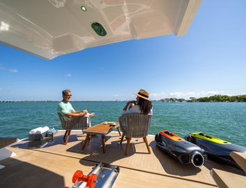 Sunseeker Predator 65, Deck Area