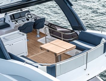 Sunseeker Manhattan 55 Mk2, Fly Deck/Sportdeck