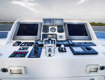 Nordhavn 75EYF, Helm Station