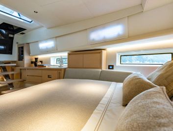 Pardo P43R, Interior