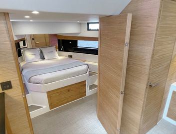 De Antonio D50 Open , Accommodation
