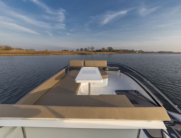 Galeon 360 Fly, Fly Deck/Sportdeck