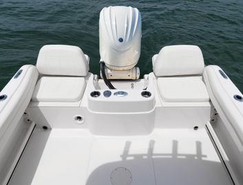 Grady-White Adventure 218 , Deck Area