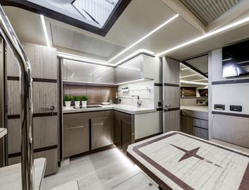 Galeon 405 HTS, Interior