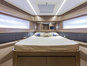 Pershing 82, Accommodation