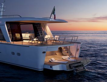 Sanlorenzo SHE , Deck Area