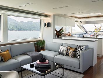 CL Yachts CLB72, Interior