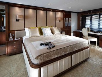 Princess 98 Motor Yacht, Accommodation