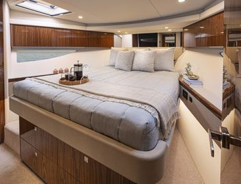 Riviera 465 SUV, Accommodation