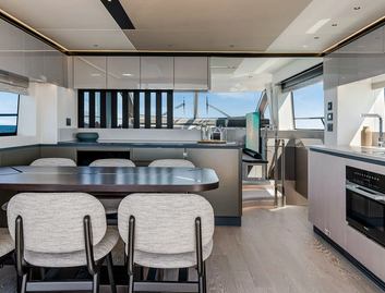 Sunseeker Manhattan 68  Mk2, Interior