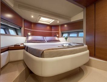 Azimut 54, Accommodation