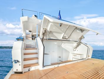 Horizon FD100 Skyline, Beach Club