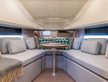 Invictus TT420s, Interior