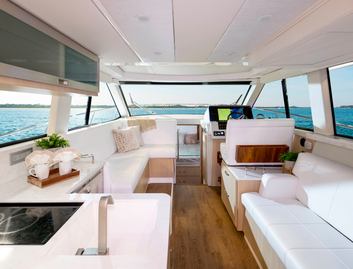 Regal Boats 38 XO , Interior