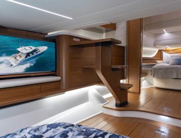 Tiara 46LS, Interior