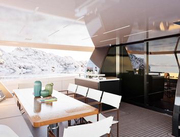 Lazzara UHV 100, Deck Area