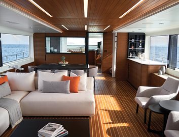 CL Yachts CLB88, Interior