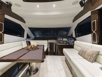 Galeon 500 Fly, Interior