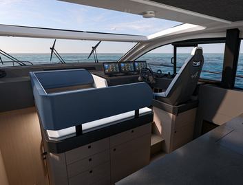 Beneteau Gran Turismo 50 Mk2, Helm Station