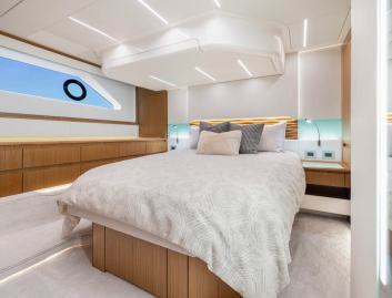 Tiara EX54 , Accommodation