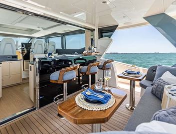 Scout 670 LXS , Deck Area