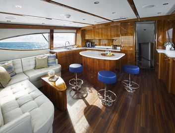 Hatteras GT59, Interior