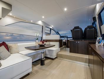 Fairline Squadron 48 Mk2, Interior