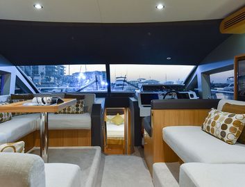 Gulf Craft Majesty 48, Interior