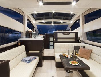 Galeon 430 Skydeck, Interior