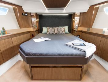 Sealine C530, Accommodation