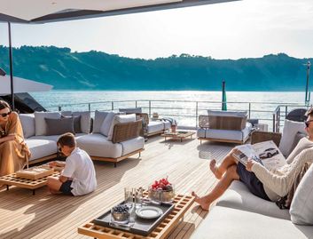 Custom Line Saetta 106&#039; , Fly Deck/Sportdeck