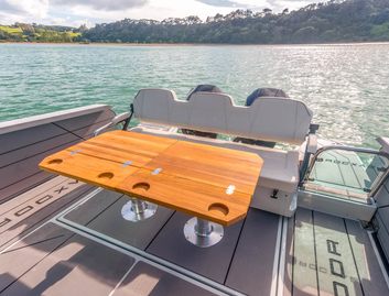 Saxdor 320 GTC, Deck Area