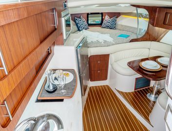 Grady-White Express 370 , Interior