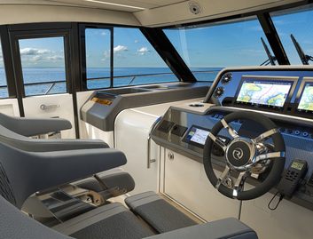 Riviera 4300 Sports Express , Helm Station