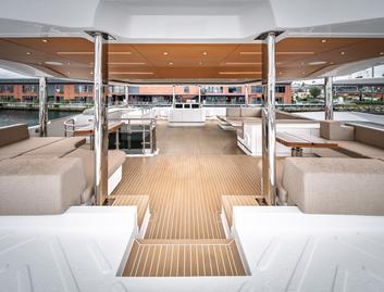 VisionF E-Cat 80 , Fly Deck/Sportdeck