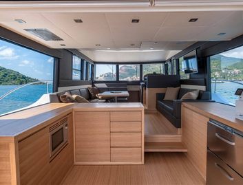 Sundeck 620, Interior