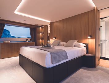 Benetti Oasis 34M, Accommodation