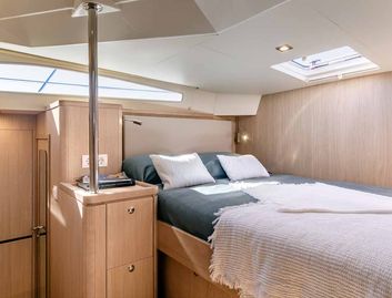 Aquila 44 Yacht, Accommodation