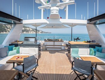 Cantiere delle Marche Darwin 102, Fly Deck/Sportdeck