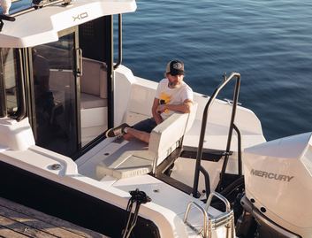 XO EXPLR 9 Mk2, Deck Area