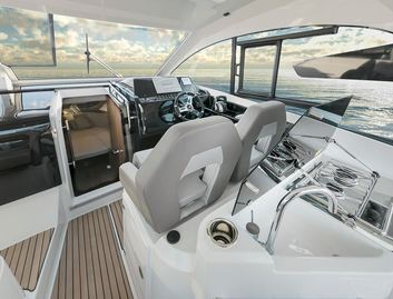 Beneteau Gran Turismo 32, Helm Station