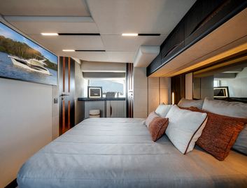 Galeon 520 Fly , Accommodation