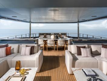 Riva 54Metri, Fly Deck/Sportdeck