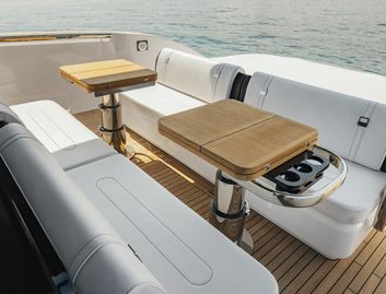 Invictus TT420, Deck Area