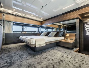 Ferretti 920, Accommodation