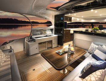 Riviera 5400  Sport Yacht Mk1, Deck Area